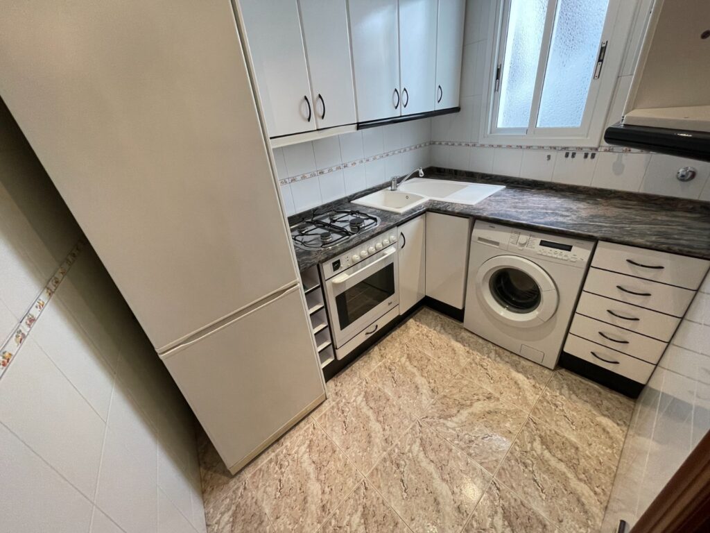 Cocina moderna en piso en venta, ideal para vender piso rápidamente